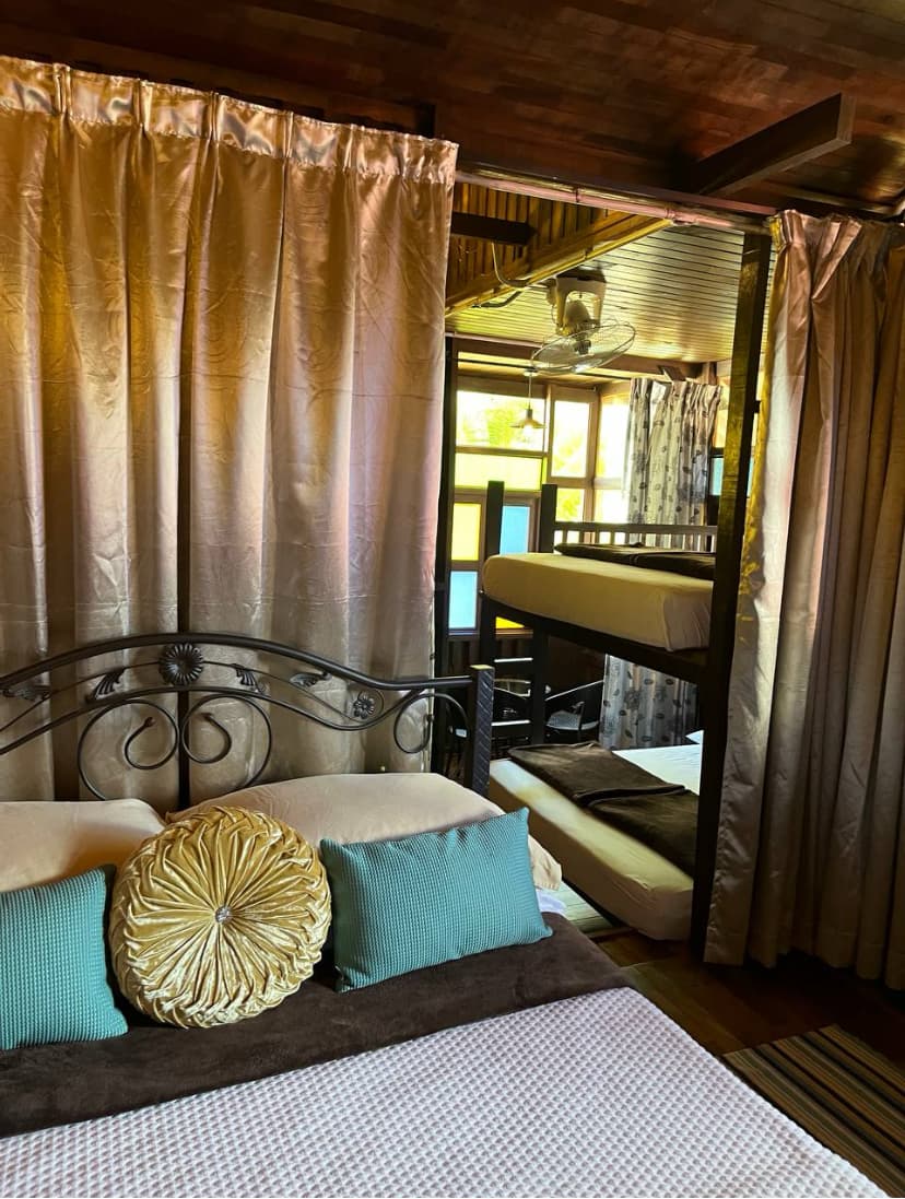 Treehouse photo 2